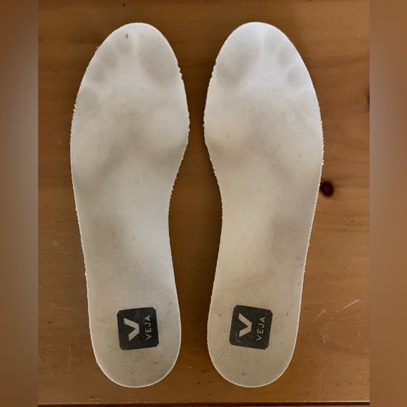 Veja Campo Sneaker in Natural Suede - Picture 8 of 8